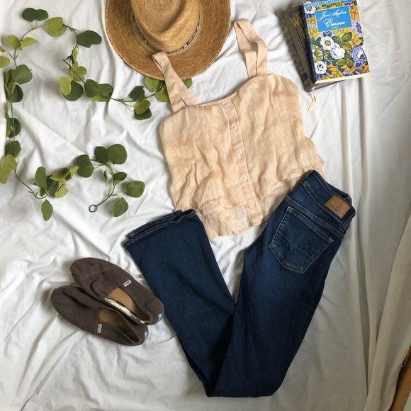 American Eagle Outfitters Denim - ☆ 3/25$ American eagle low rise jeans ☆